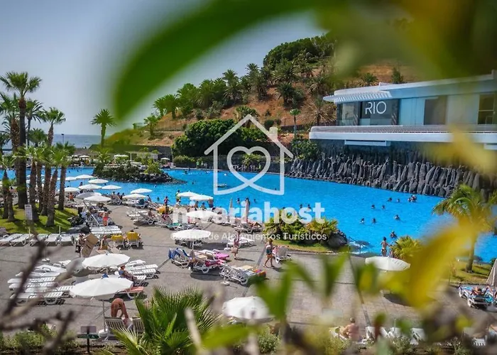 The Rise Cruz, By Nivariahost *