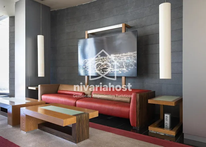 The Rise Cruz, By Nivariahost * Santa Cruz de Tenerife