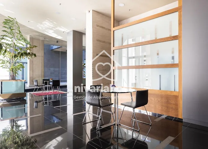 The Rise Cruz, By Nivariahost *